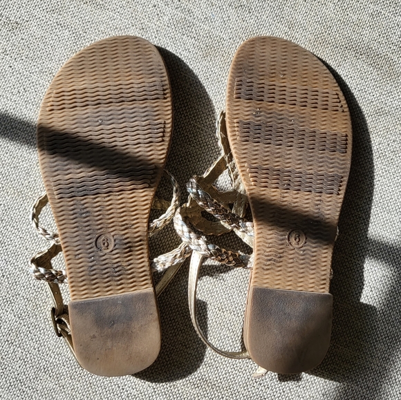 Universal Thread Sandals - Picture 4 of 6